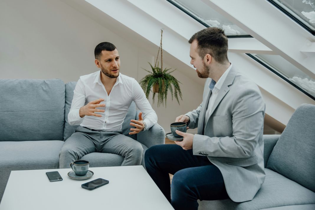 How to negotiate a security contract uk - Unsplash 1