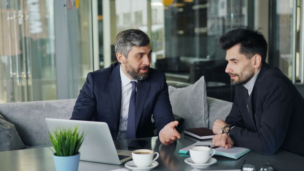 How to negotiate a security contract uk - Unsplash