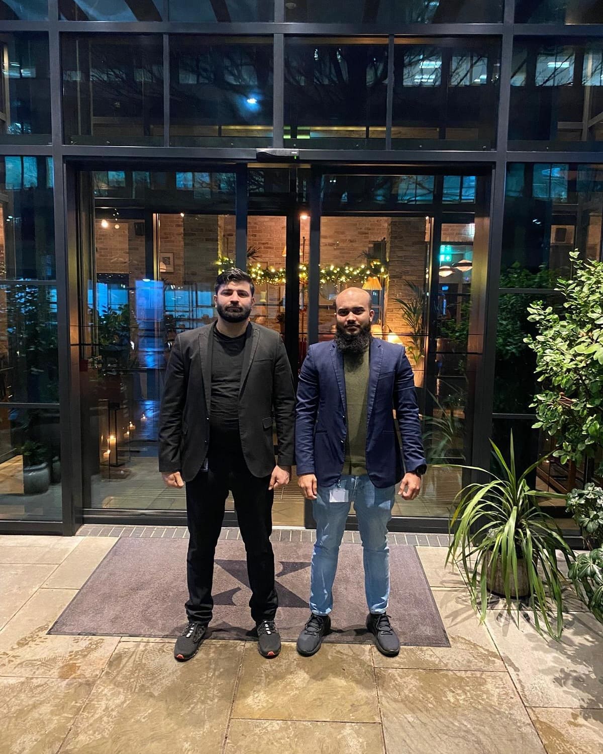 Experienced hospitality security team delivering trusted door supervision for busy hotel entrance. Experienced hospitality security team delivering trusted door supervision for busy hotel entrance.